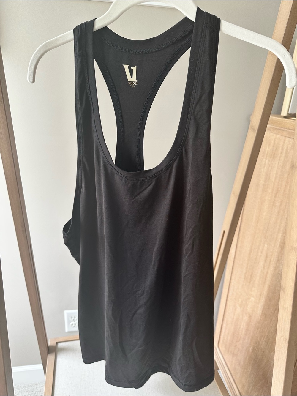 Vuori Lux Performance Tank XL Black Racerback UPF Moisture Wicking VW108